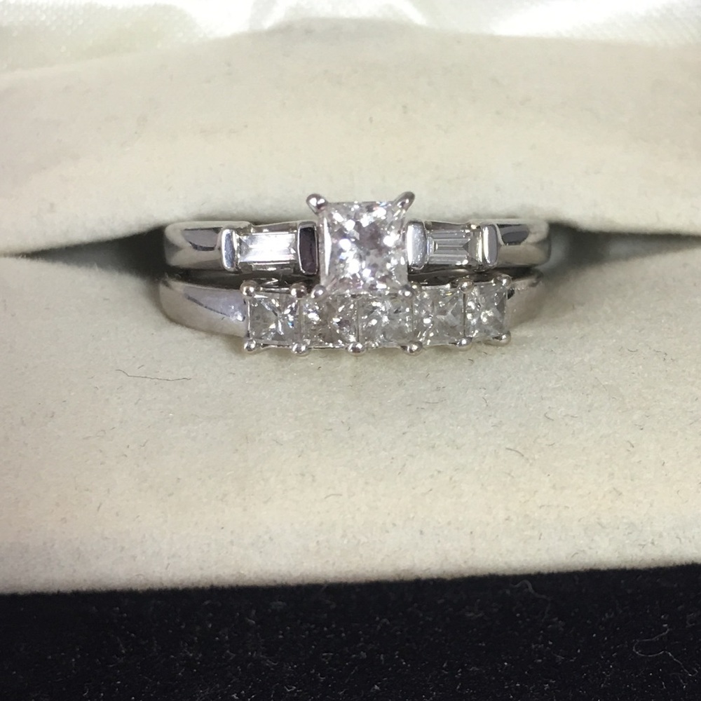 Wedding and engagement band